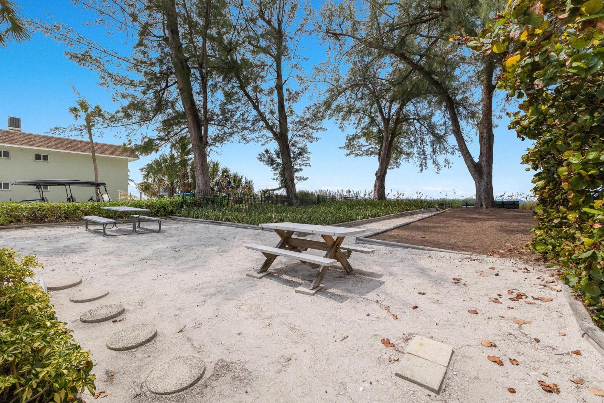 Villa Whispering Waves East à Holmes Beach Extérieur photo